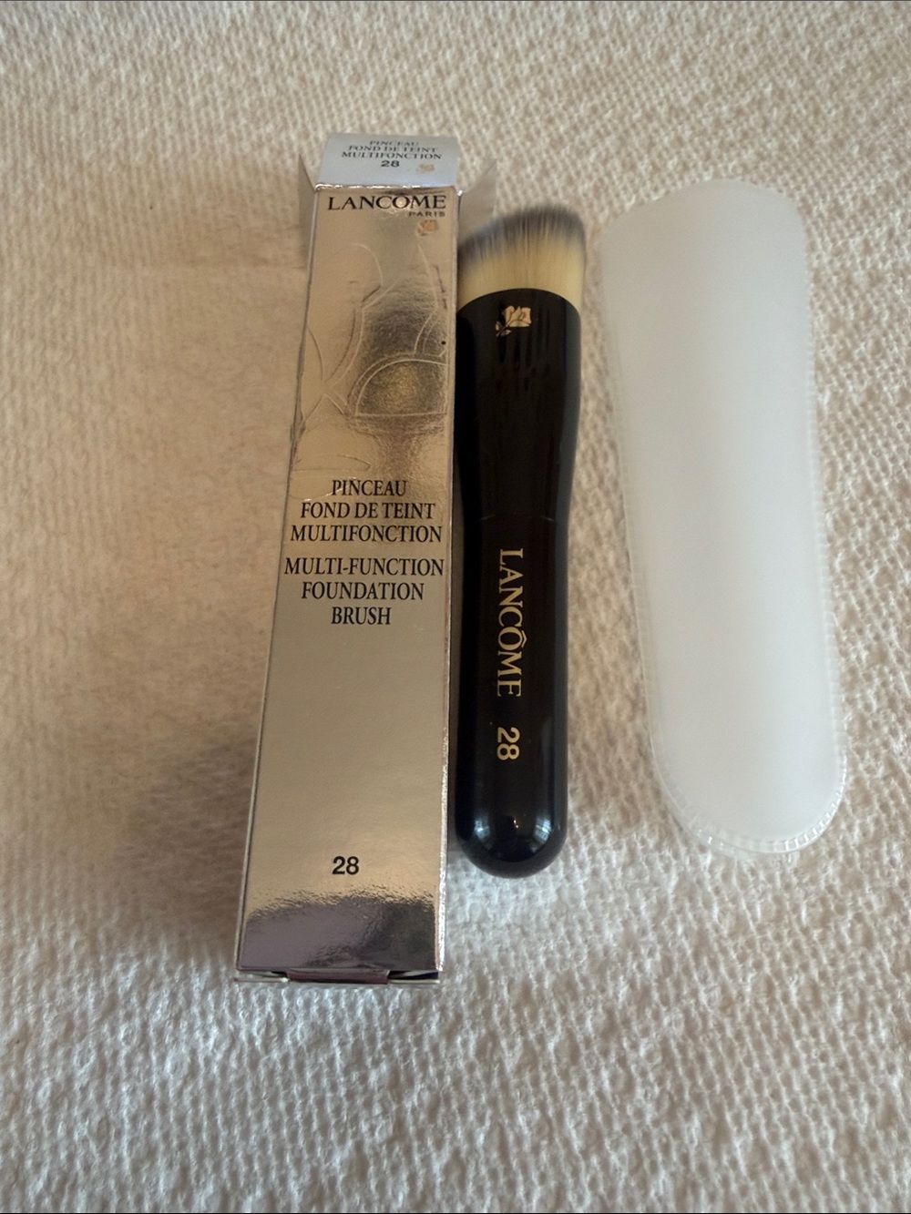 Lancôme Multi-Function Foundation Brush 28 — Black and White Bristles